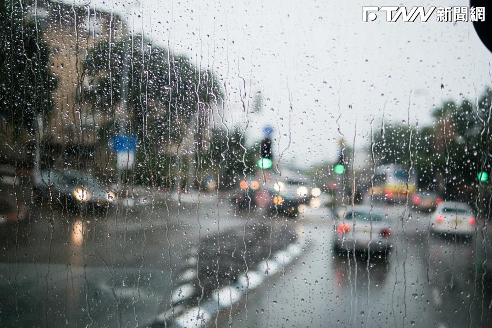 高溫飆上36度要變天！今晚鋒面來襲「雨彈連轟4天」　專家點出5大特徵