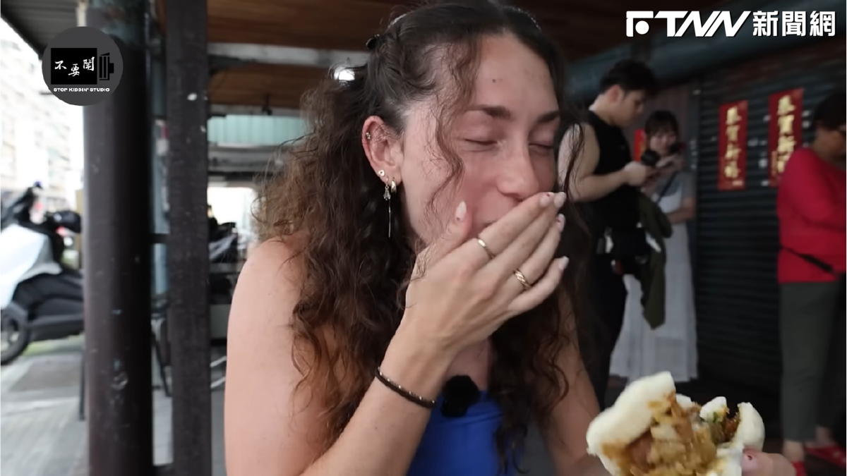 加拿大女孩初嚐刈包竟哭了！來台連吃9天超商　大讚：人生吃過最好吃的包