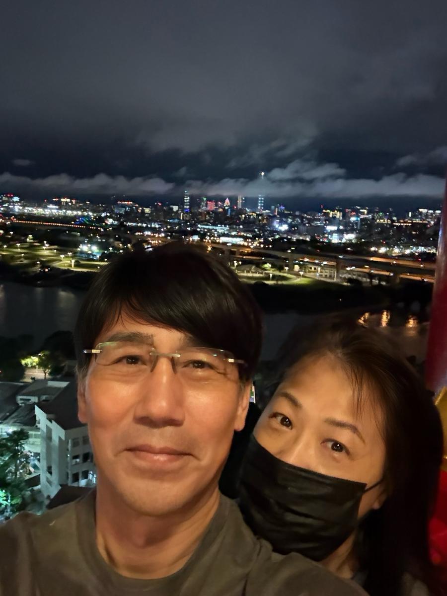 羅時豐結婚30週年放閃！超美老婆罕見露面　他甜蜜告白：只能是妳