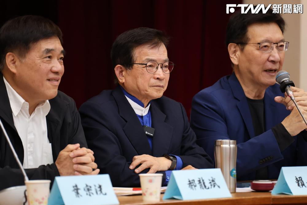 再補刀嗆鄭麗文講話「不符事實」賴士葆說藍委「一面倒支持8000億」軍購　質疑「有人傳話沒講真實狀況」
